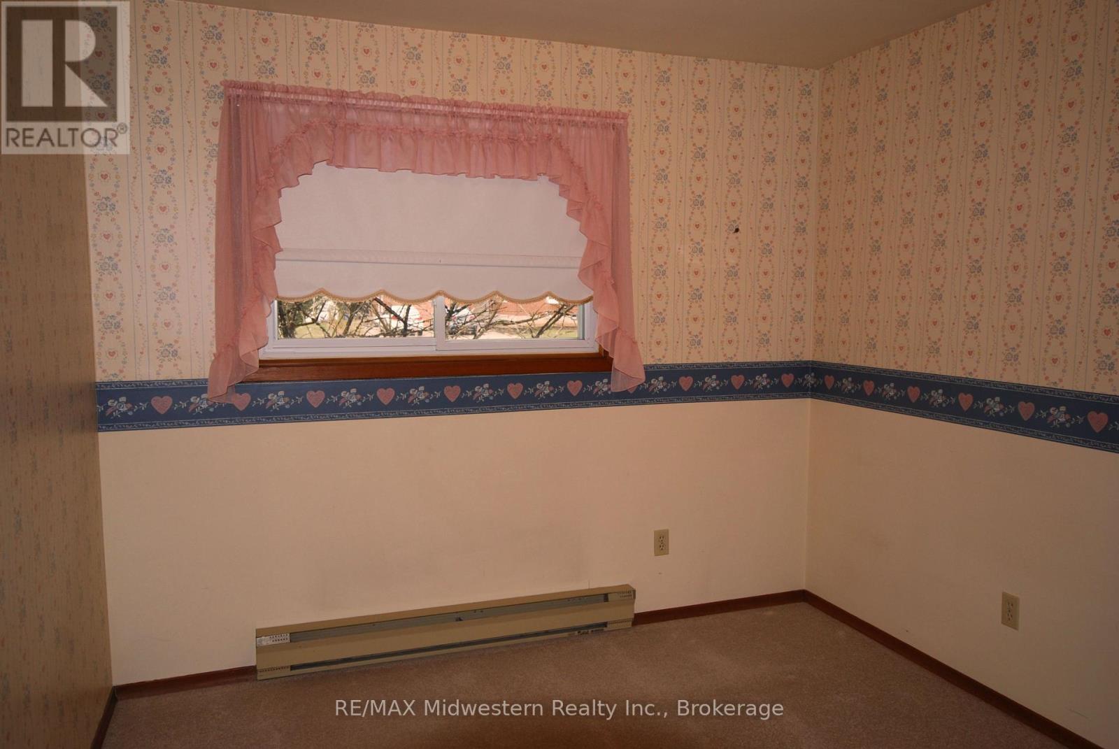 69 Louise Street, Minto, Ontario  N0G 1Z0 - Photo 10 - X12984978