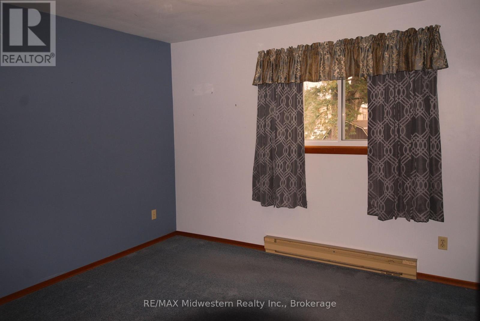 69 Louise Street, Minto, Ontario  N0G 1Z0 - Photo 11 - X12984978