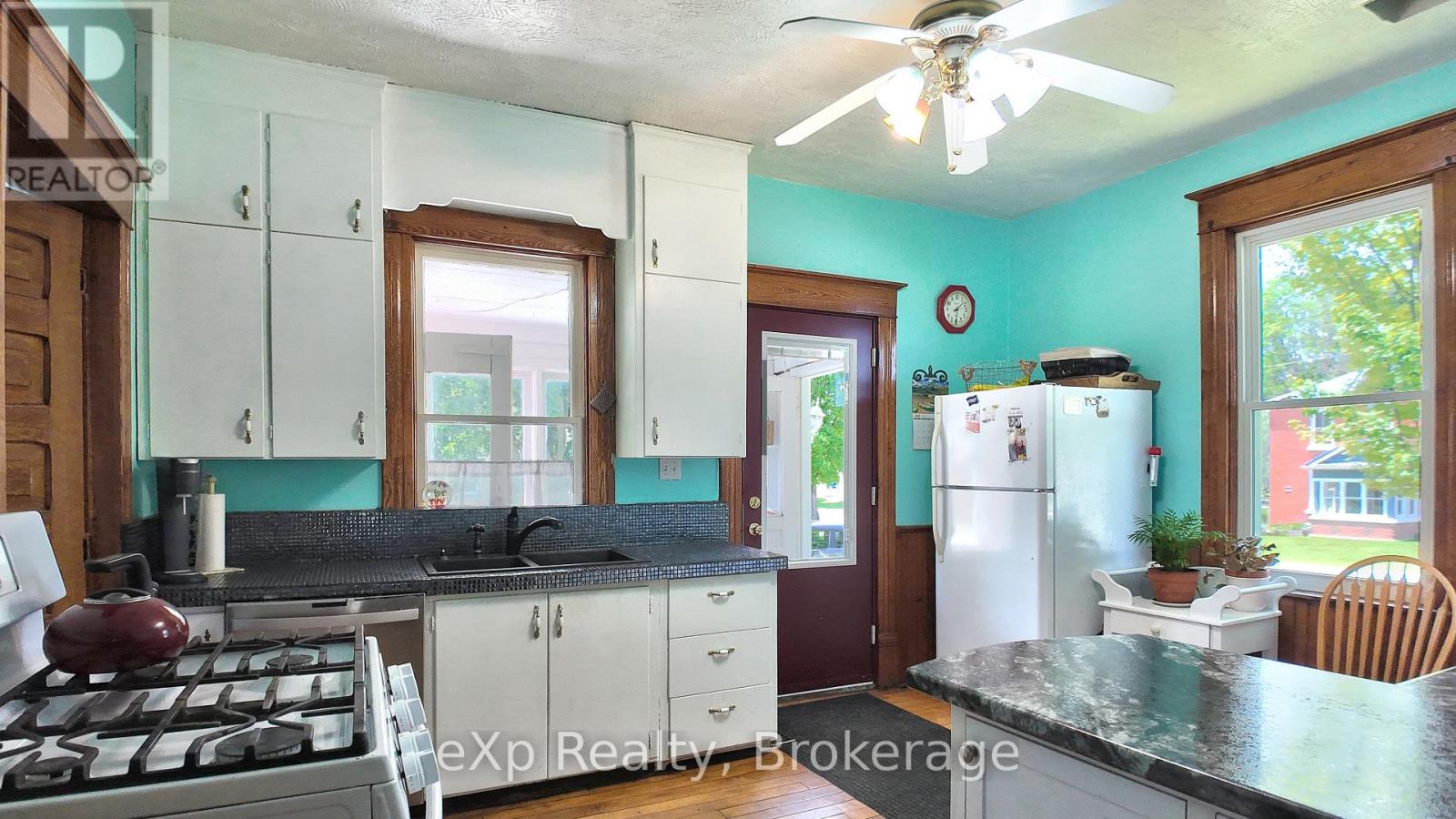 21 William Street N, Minto, Ontario  N0G 1M0 - Photo 5 - X12985128