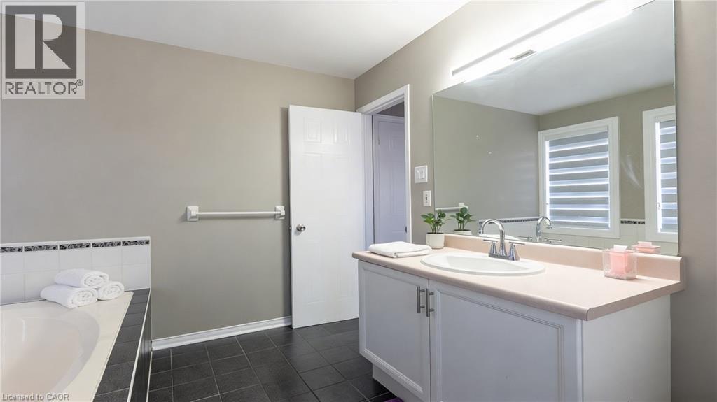 63 Wickstead Court Unit# 33, Brampton, Ontario  L6R 1N8 - Photo 8 - 40818671