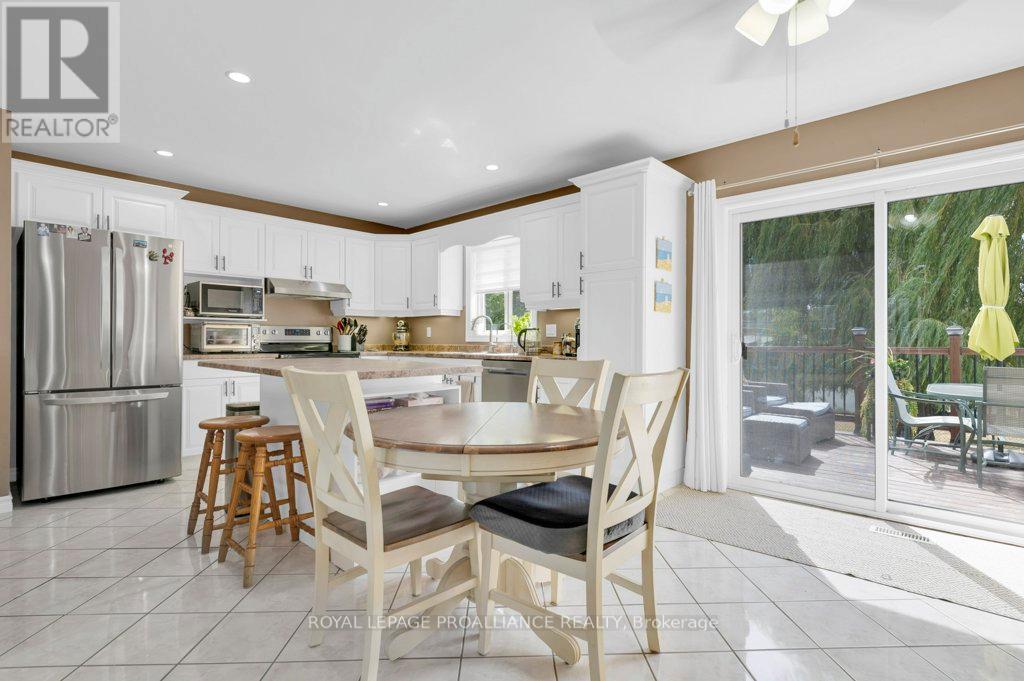 12 Stonegate Crescent, Quinte West, Ontario  K0K 2C0 - Photo 11 - X12984960