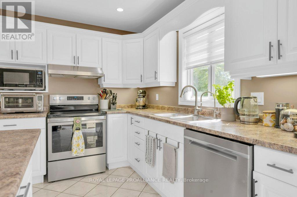 12 Stonegate Crescent, Quinte West, Ontario  K0K 2C0 - Photo 14 - X12984960