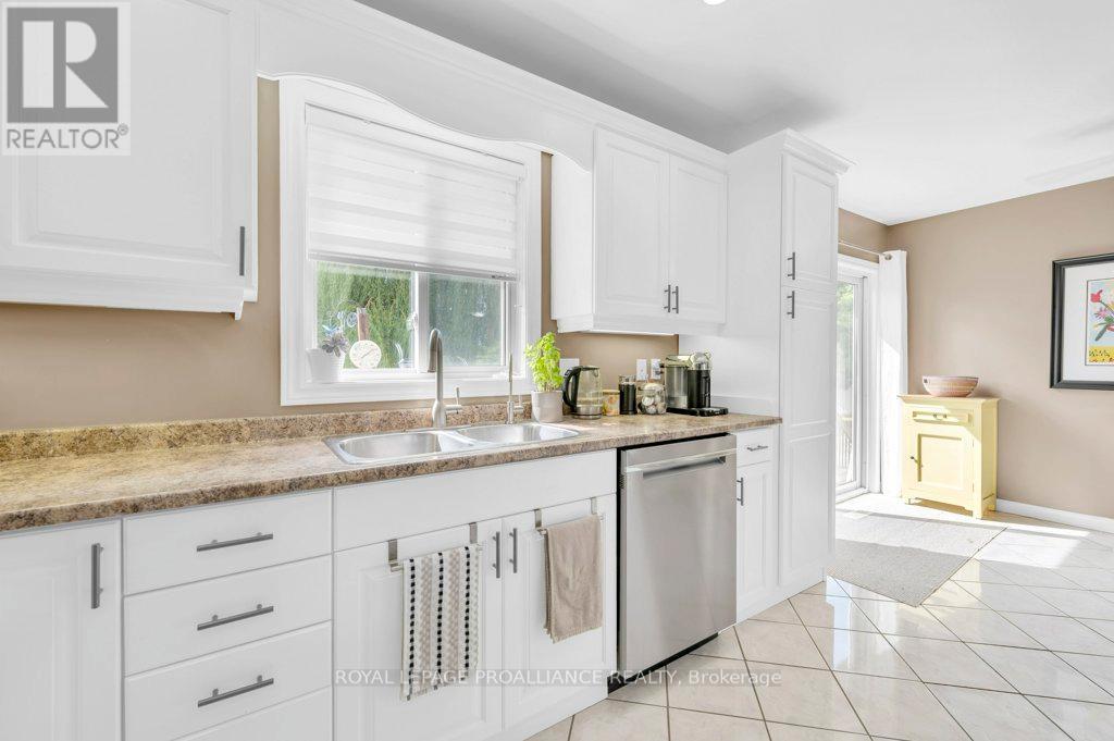 12 Stonegate Crescent, Quinte West, Ontario  K0K 2C0 - Photo 16 - X12984960