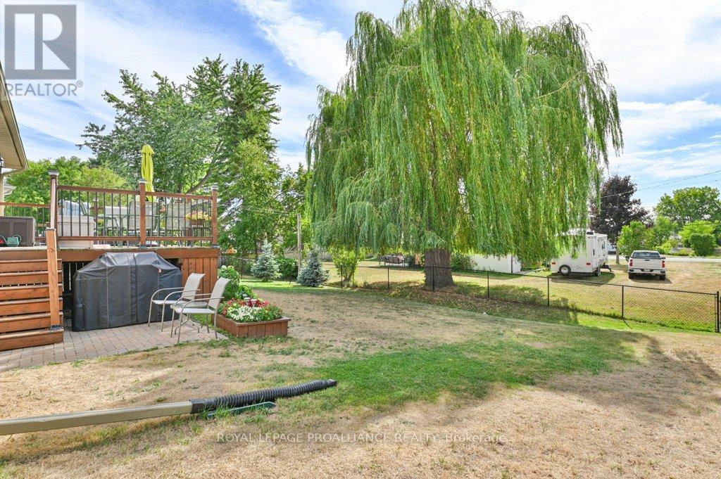 12 Stonegate Crescent, Quinte West, Ontario  K0K 2C0 - Photo 30 - X12984960