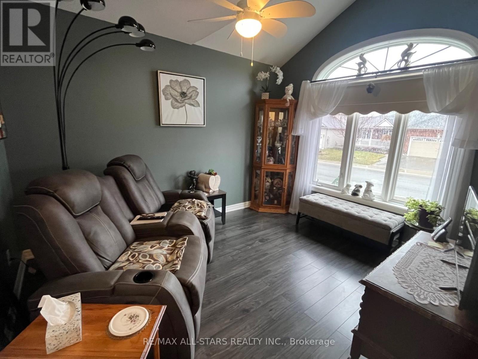 15 Purple Dusk Drive, Kawartha Lakes, Ontario  K9V 0B2 - Photo 3 - X12985026