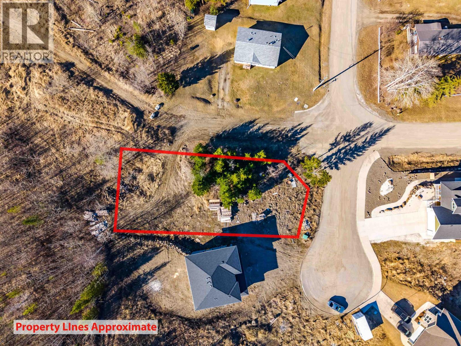 901 Spruce Place, 100 Mile House, British Columbia  V0K 2E0 - Photo 4 - R3106881