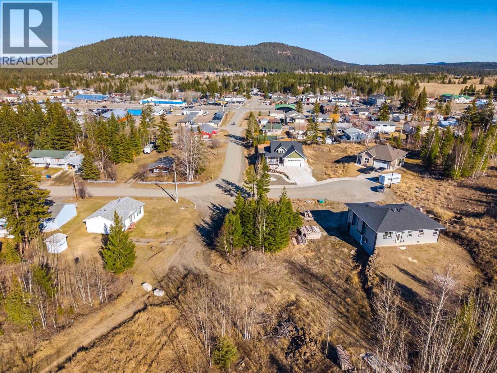 901 Spruce Place, 100 Mile House, British Columbia  V0K 2E0 - Photo 7 - R3106881