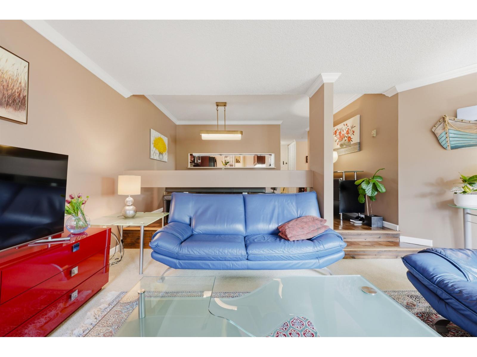 211 15282 19th Avenue, Surrey, British Columbia  V4A 1X6 - Photo 4 - R3109670