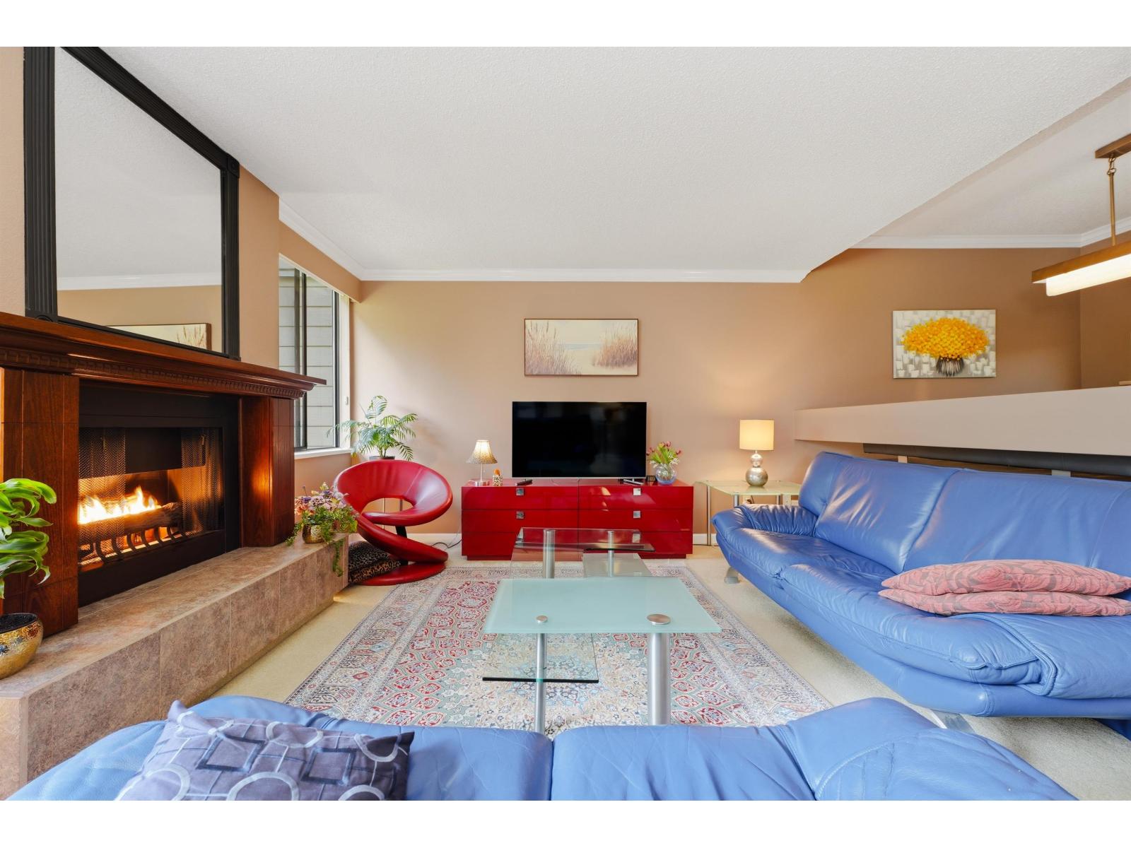 211 15282 19th Avenue, Surrey, British Columbia  V4A 1X6 - Photo 3 - R3109670