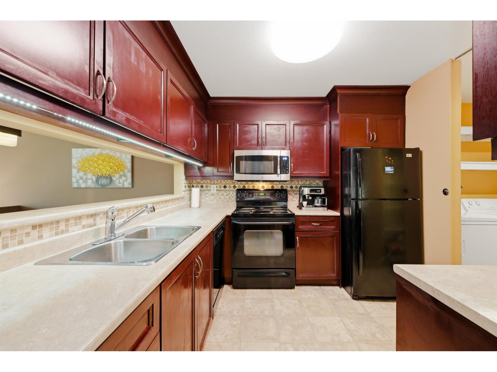 211 15282 19th Avenue, Surrey, British Columbia  V4A 1X6 - Photo 9 - R3109670