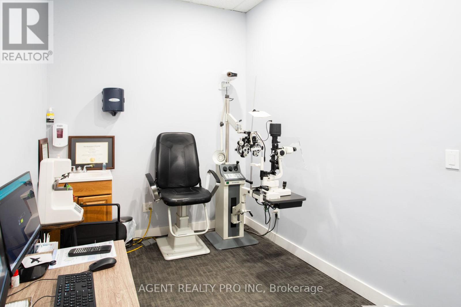 419 Dundas Street, Woodstock, Ontario  N4S 1B8 - Photo 7 - X12985050