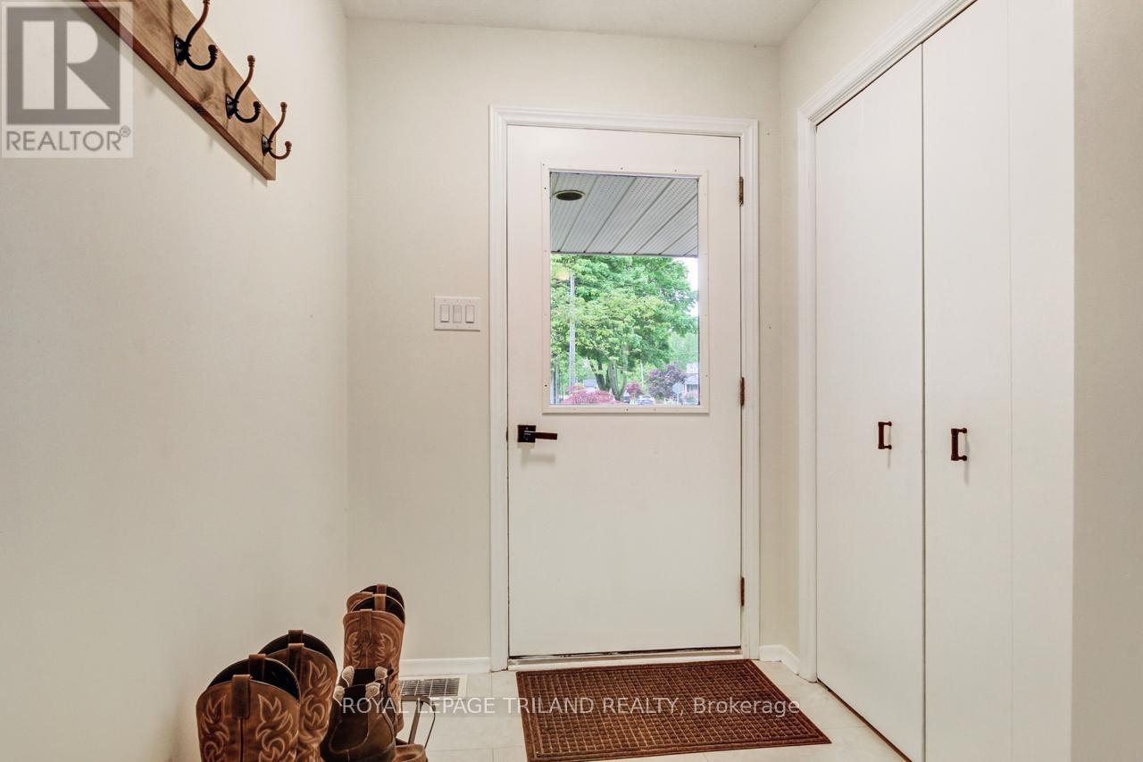 9460 Currie Road, Dutton/dunwich, Ontario  N0L 2M0 - Photo 11 - X12985154