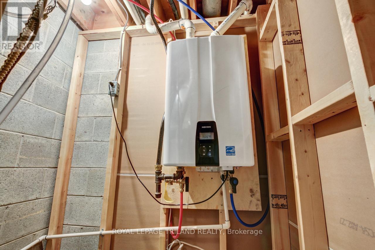 9460 Currie Road, Dutton/dunwich, Ontario  N0L 2M0 - Photo 35 - X12985154