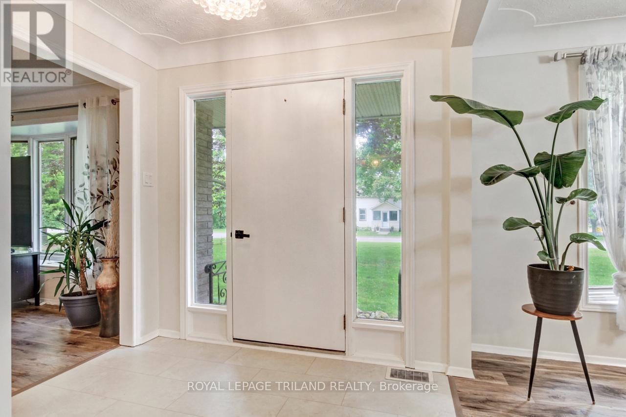 9460 Currie Road, Dutton/dunwich, Ontario  N0L 2M0 - Photo 5 - X12985154