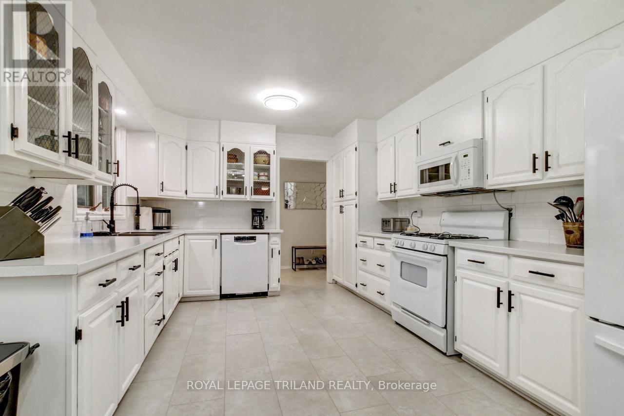 9460 Currie Road, Dutton/dunwich, Ontario  N0L 2M0 - Photo 8 - X12985154