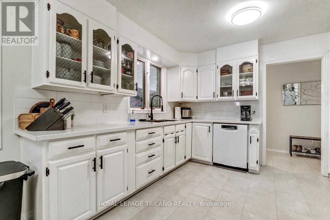 9460 Currie Road, Dutton/dunwich, Ontario  N0L 2M0 - Photo 9 - X12985154