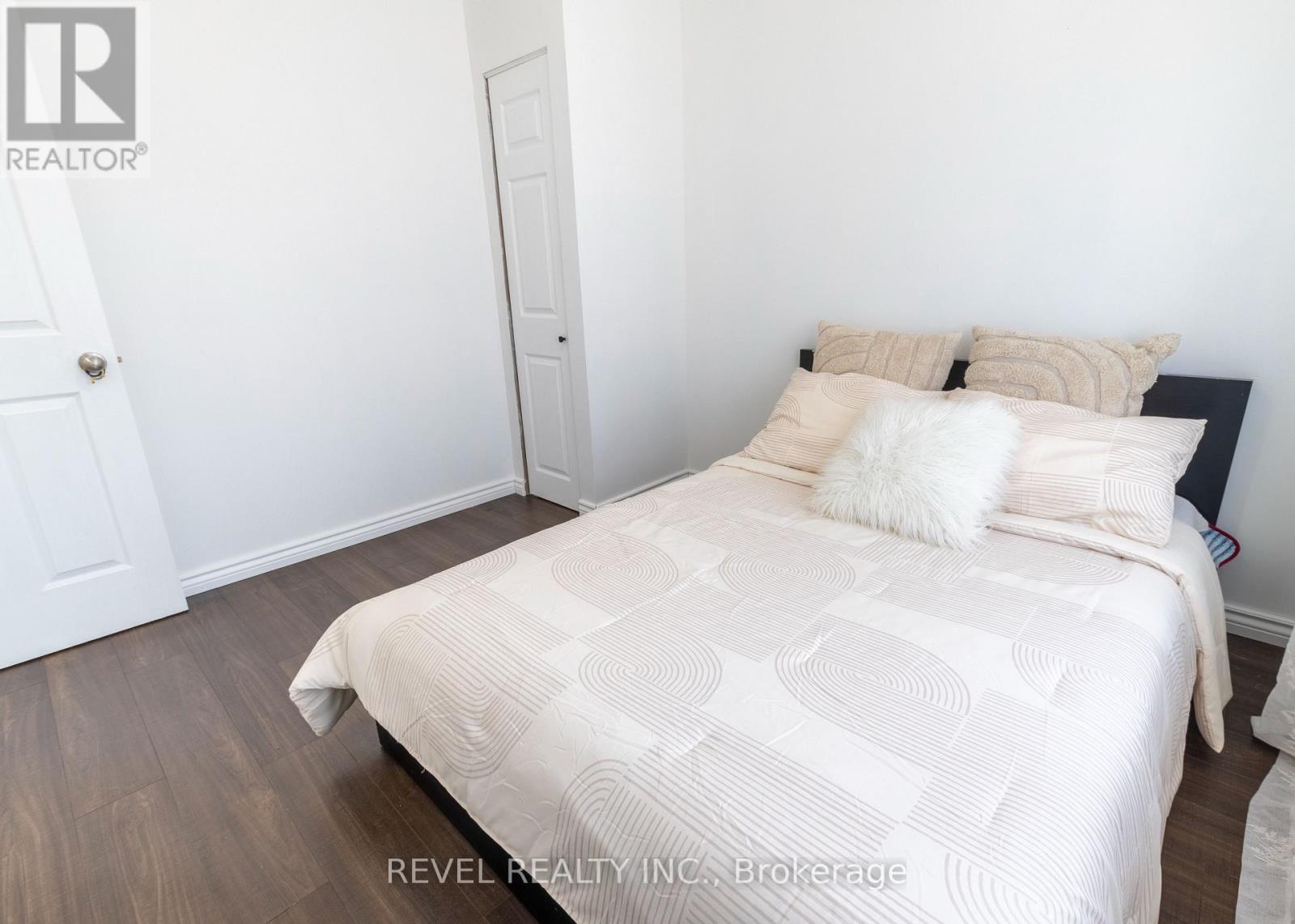 136 Lacey Crescent, London South, Ontario  N6E 2E7 - Photo 12 - X12985210