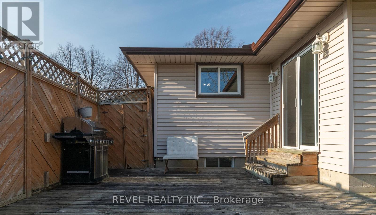 136 Lacey Crescent, London South, Ontario  N6E 2E7 - Photo 28 - X12985210