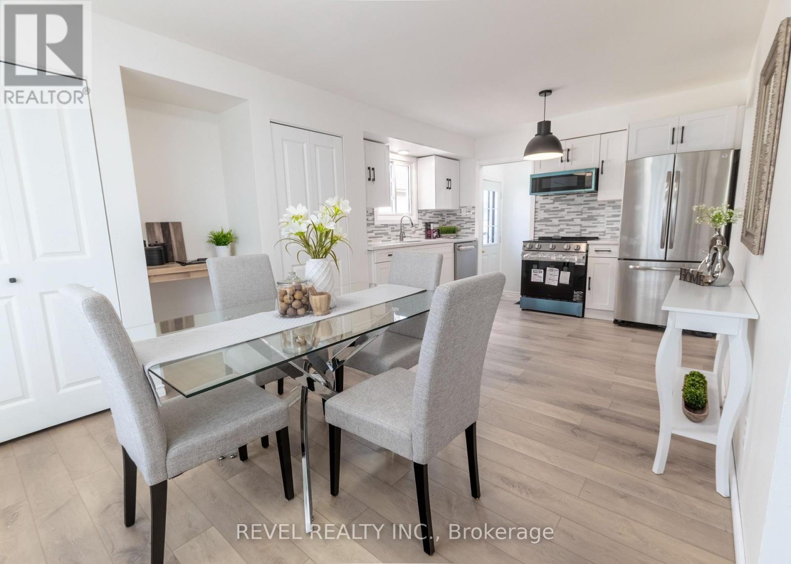 136 Lacey Crescent, London South, Ontario  N6E 2E7 - Photo 3 - X12985210