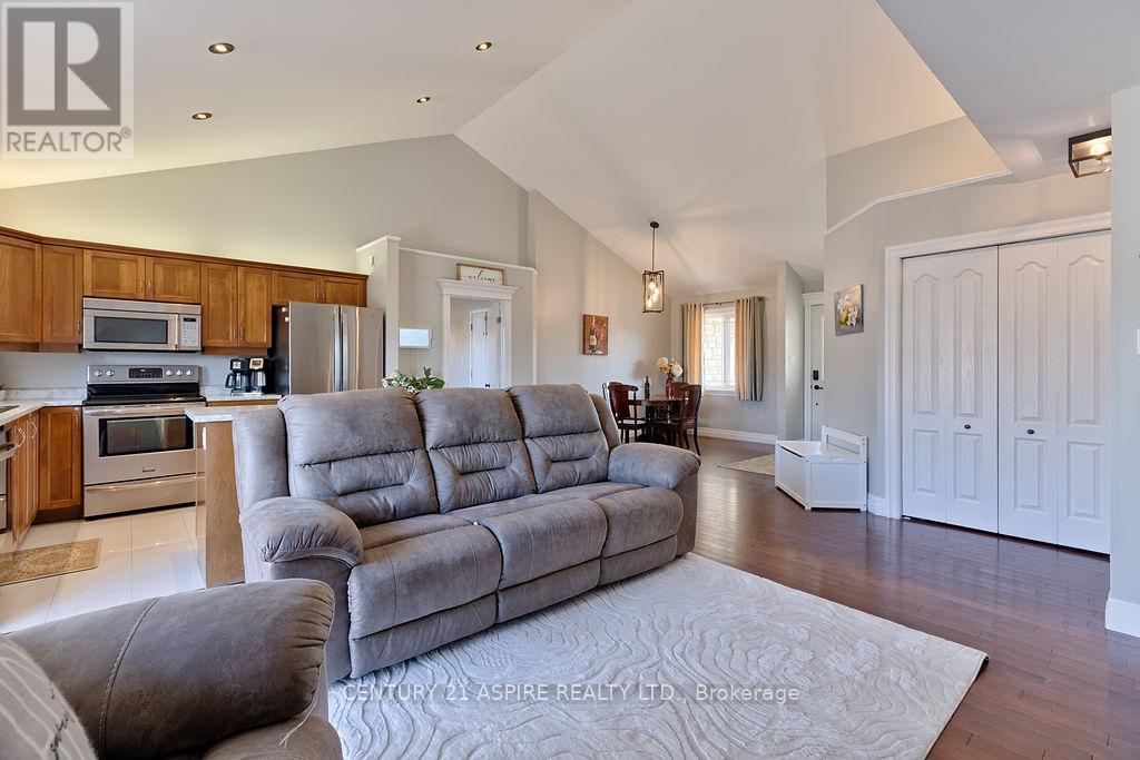 1034 Limestone Trail, Petawawa, Ontario  K8H 0A5 - Photo 18 - X12984950