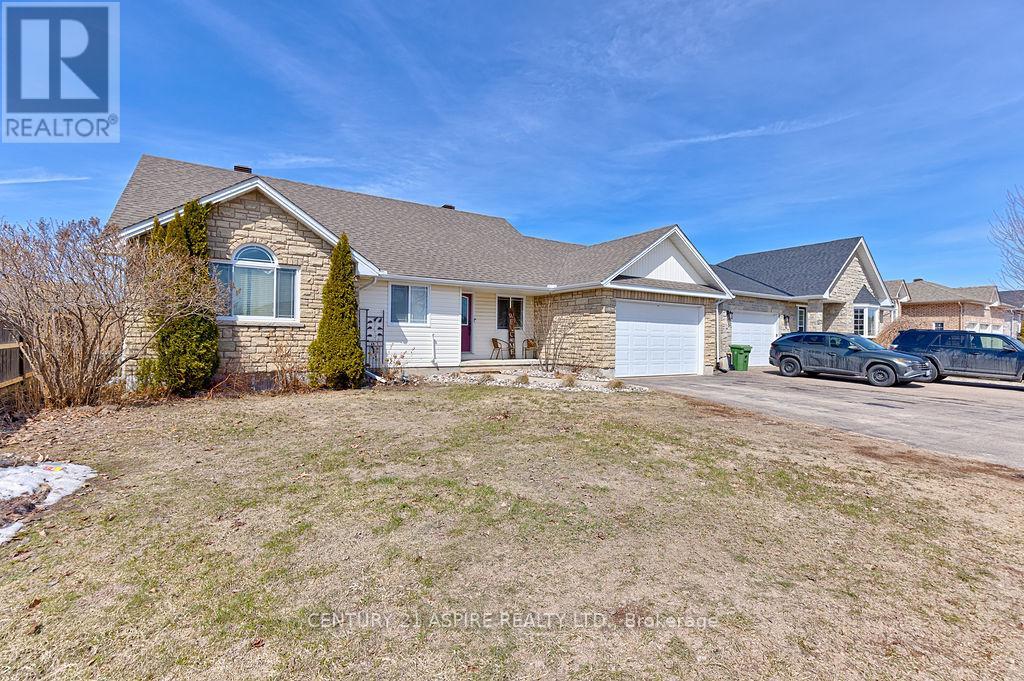 1034 Limestone Trail, Petawawa, Ontario  K8H 0A5 - Photo 3 - X12984950