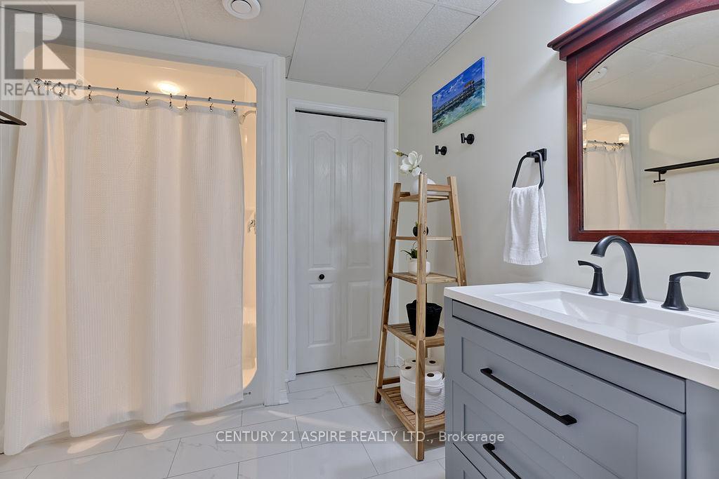 1034 Limestone Trail, Petawawa, Ontario  K8H 0A5 - Photo 34 - X12984950