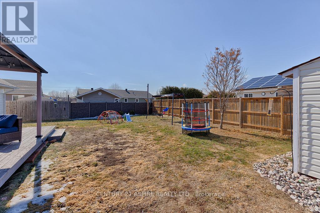 1034 Limestone Trail, Petawawa, Ontario  K8H 0A5 - Photo 39 - X12984950