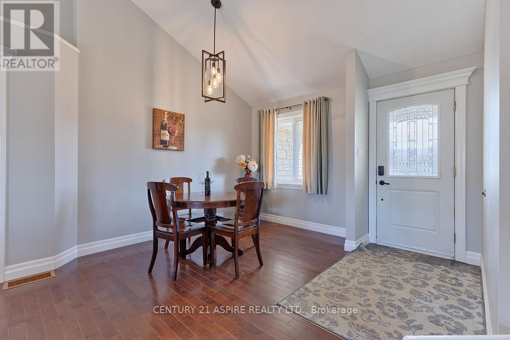 1034 Limestone Trail, Petawawa, Ontario  K8H 0A5 - Photo 8 - X12984950