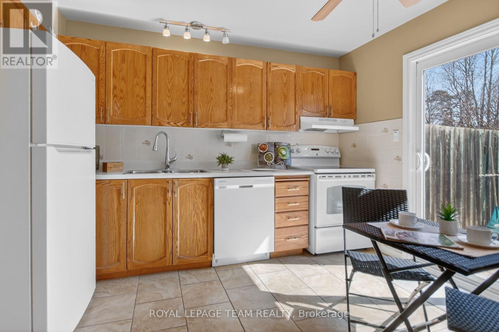 74 Palomino Drive, Ottawa, Ontario  K2M 1N2 - Photo 4 - X12984976