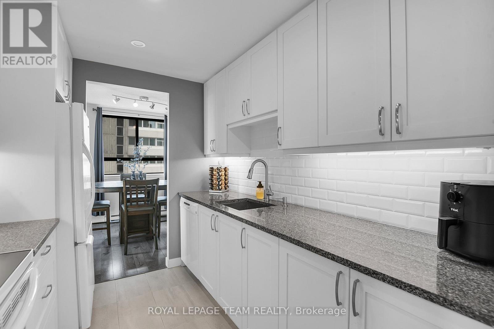 1407 - 470 Laurier Avenue W, Ottawa, Ontario  K1R 7W9 - Photo 22 - X12984990