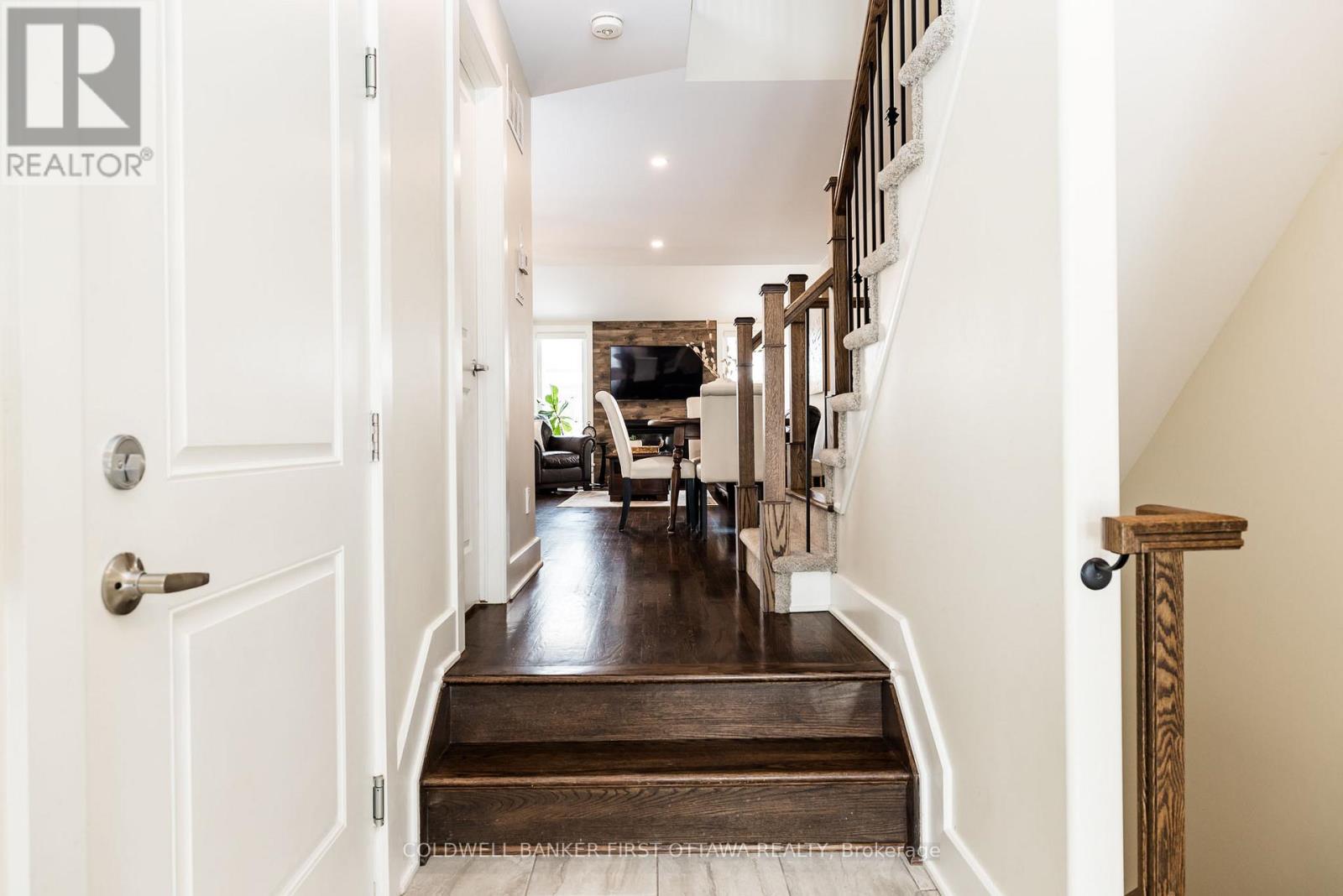 211 Purchase Crescent, Ottawa, Ontario  K2S 2L8 - Photo 6 - X12985110