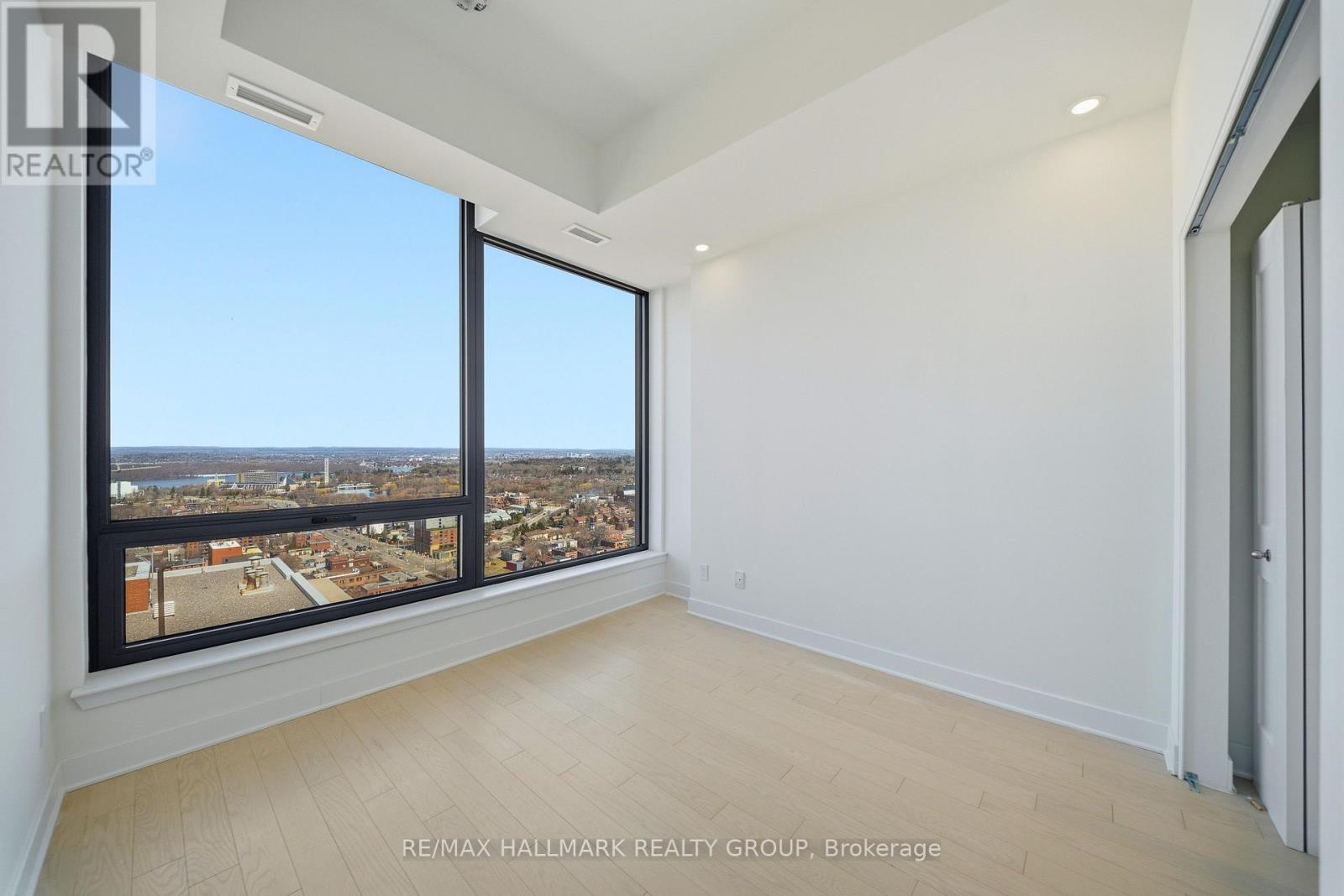 2604 - 180 George Street, Ottawa, Ontario  K1N 0G8 - Photo 14 - X12985114