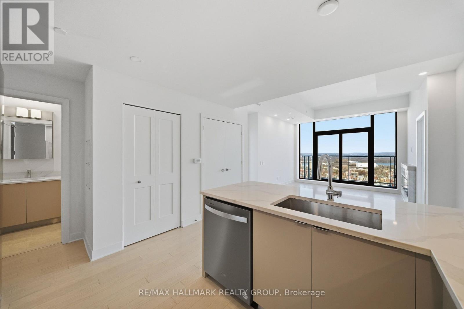 2604 - 180 George Street, Ottawa, Ontario  K1N 0G8 - Photo 9 - X12985114