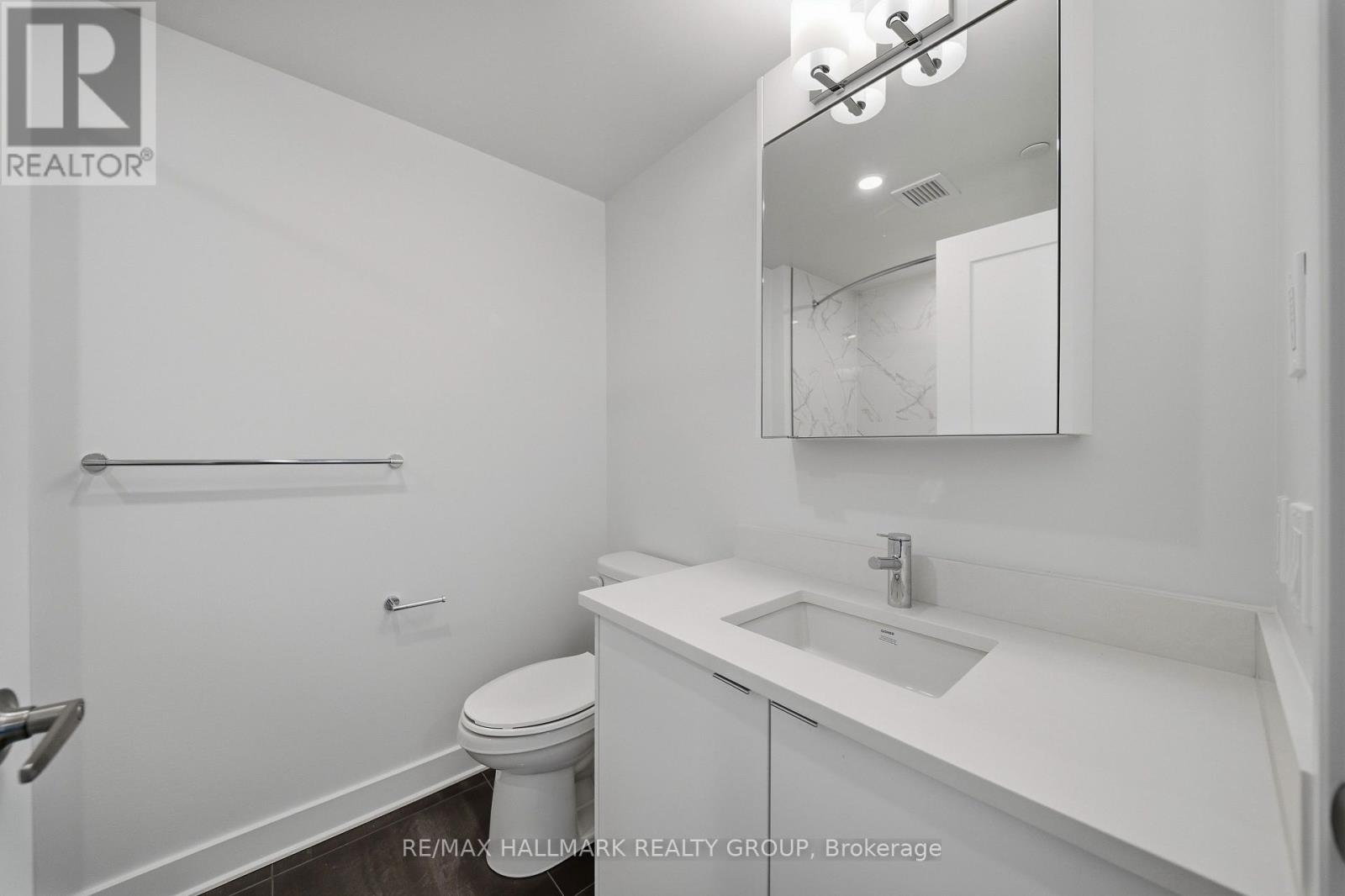 2001 - 180 George Street, Ottawa, Ontario  K1N 0G8 - Photo 13 - X12985118