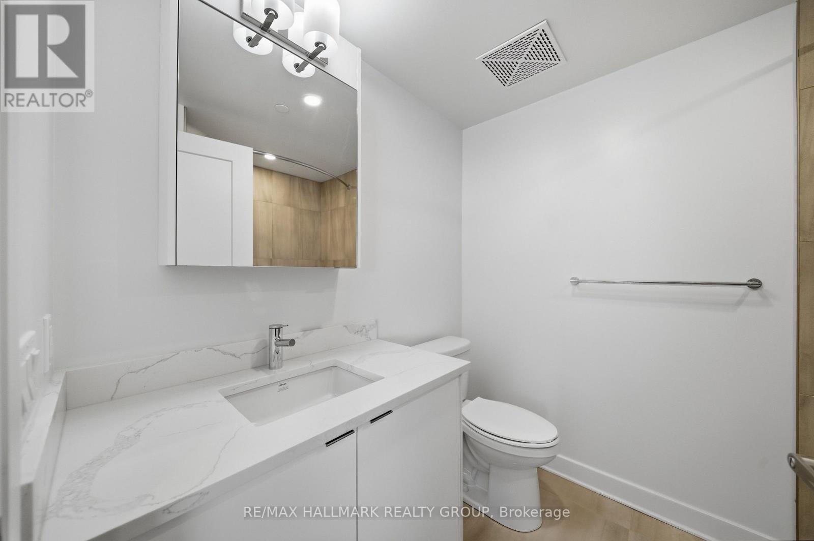2406 - 180 George Street, Ottawa, Ontario  K1N 0G8 - Photo 4 - X12985122