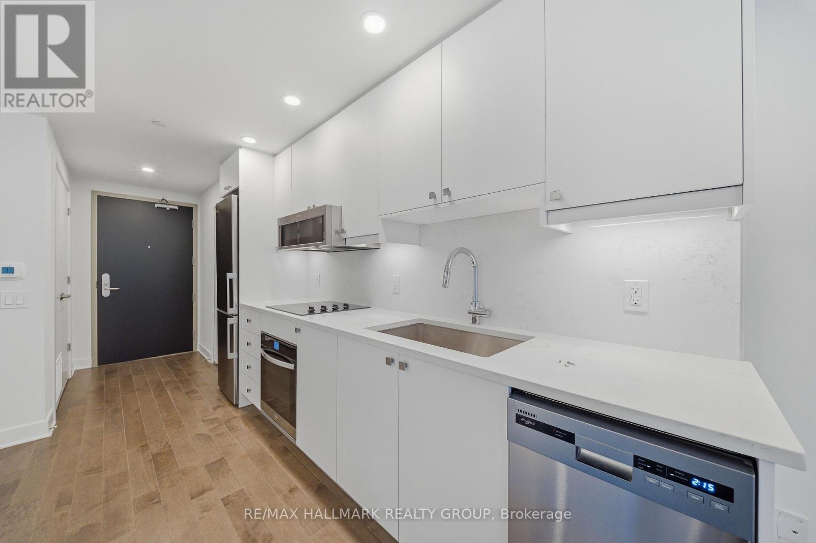 308 - 180 George Street, Ottawa, Ontario  K1N 0G8 - Photo 3 - X12985162