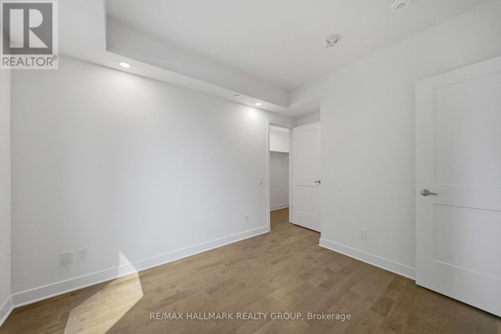 308 - 180 George Street, Ottawa, Ontario  K1N 0G8 - Photo 6 - X12985162