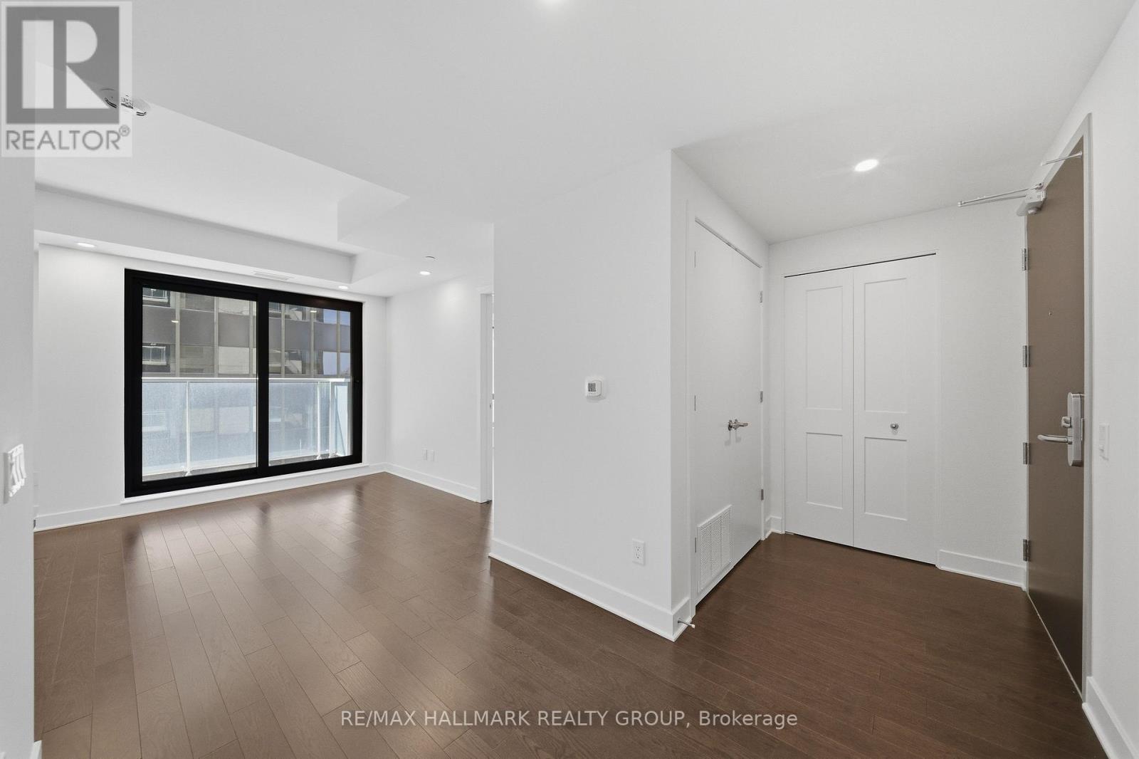 501 - 180 George Street, Ottawa, Ontario  K1N 0G8 - Photo 3 - X12985164