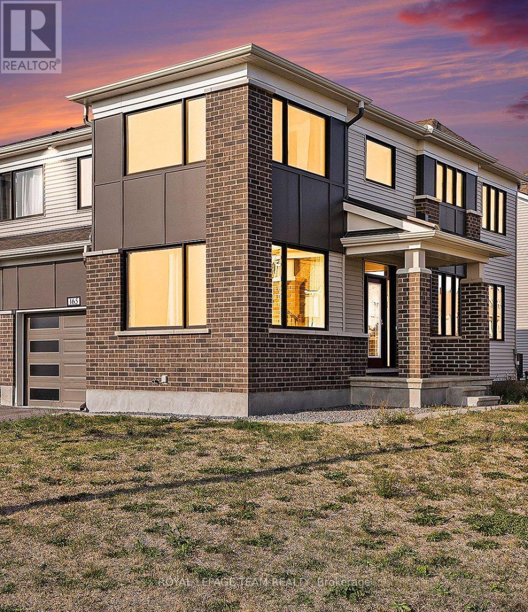165 YEARLING CIRCLE, Ottawa, Ontario