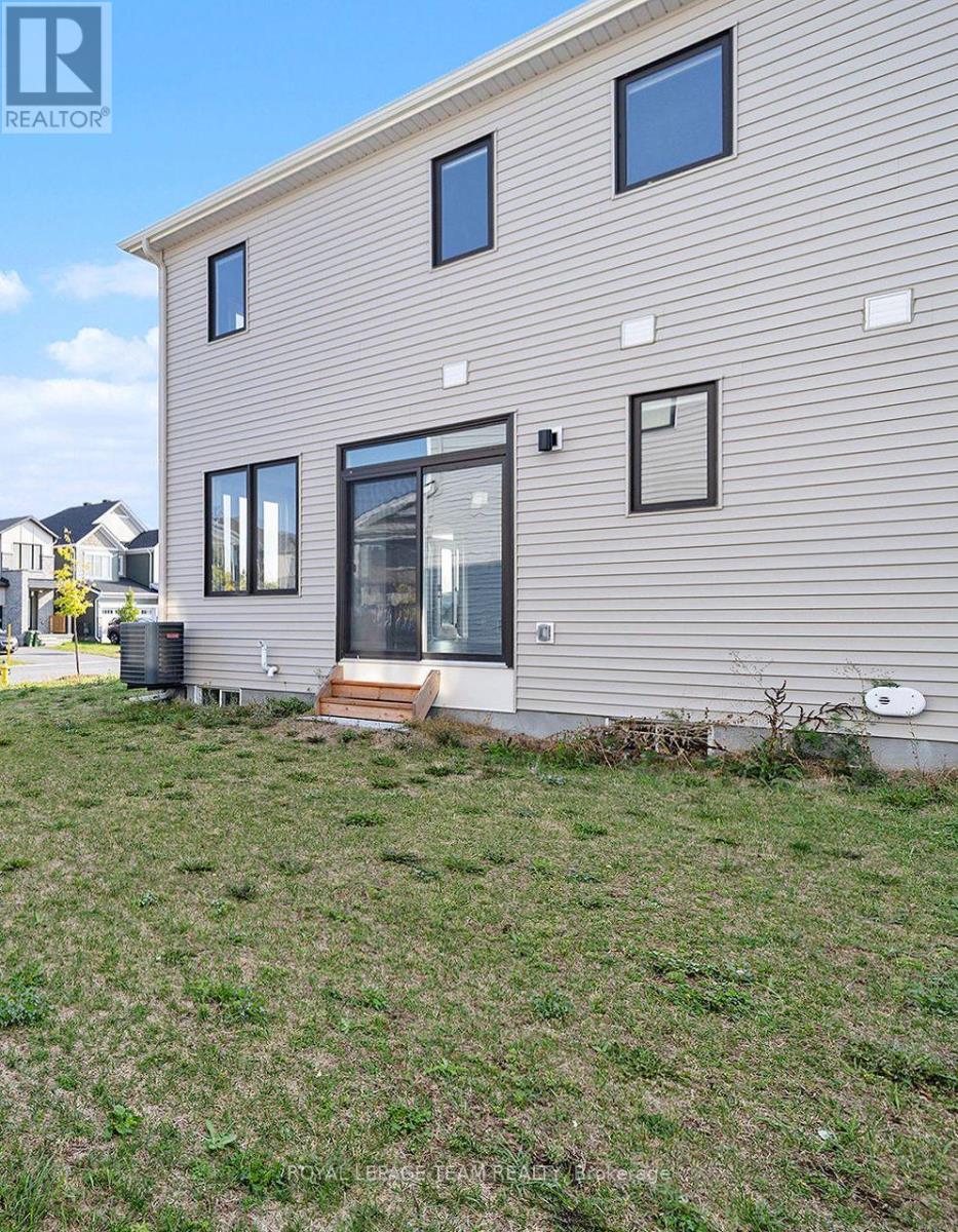 165 Yearling Circle, Ottawa, Ontario  K0A 2Z0 - Photo 29 - X12985178