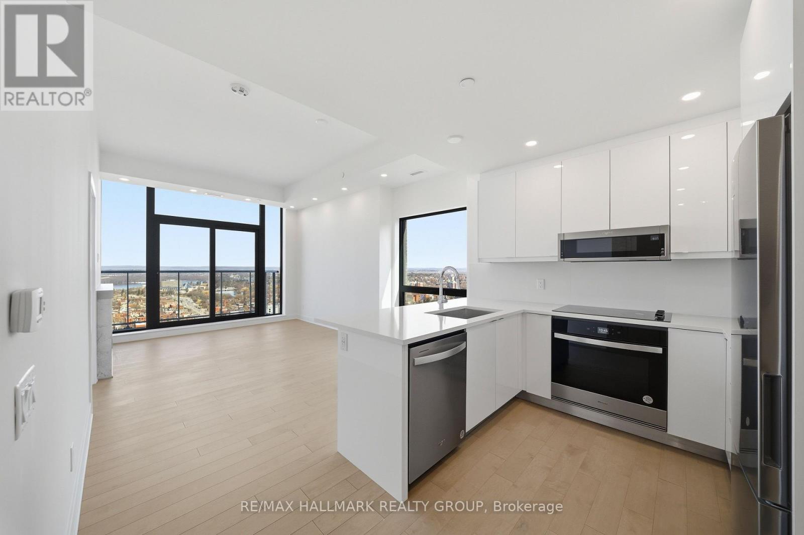 2605 - 180 George Street, Ottawa, Ontario  K1N 0G8 - Photo 3 - X12985190