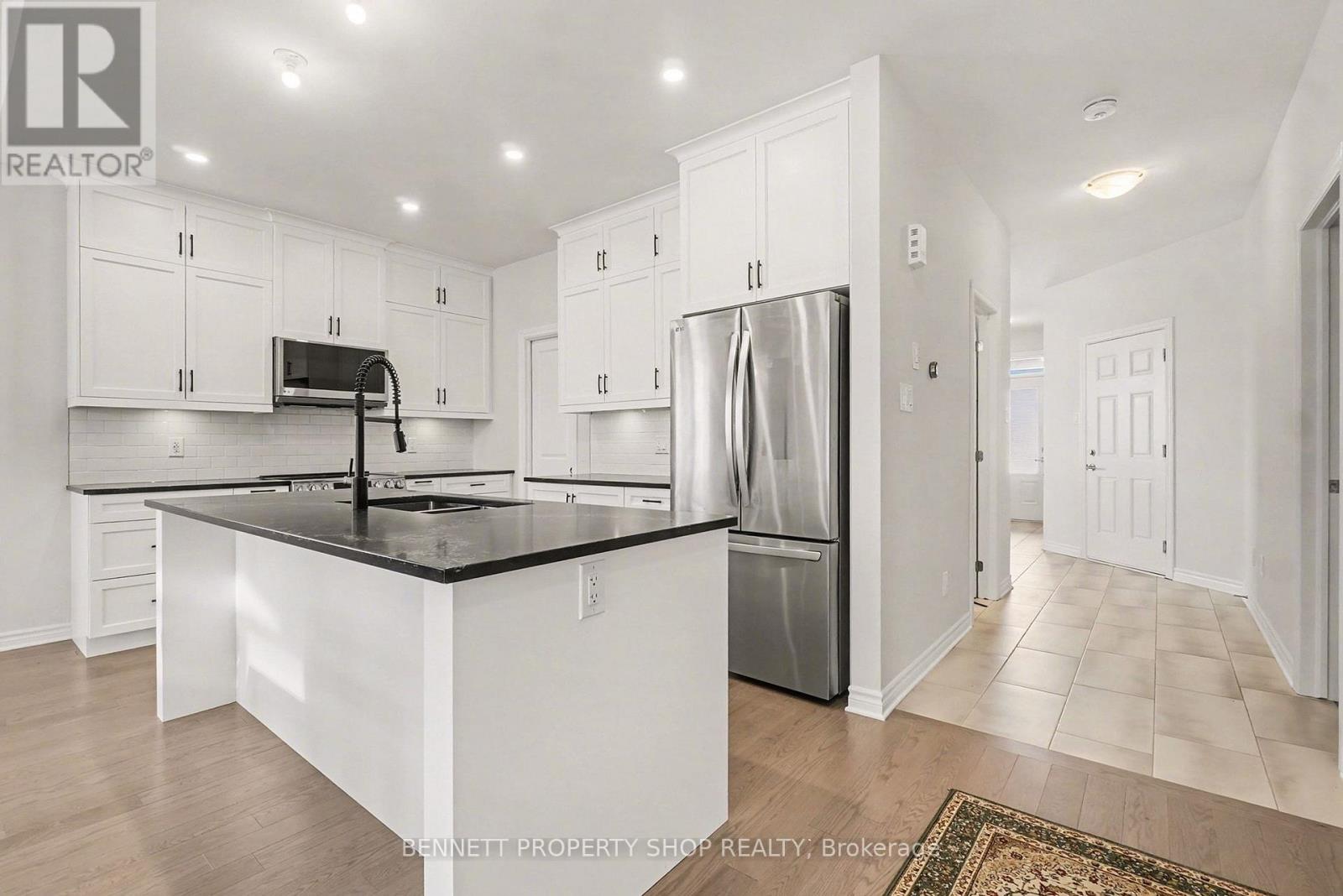 621 Enclave Lane, Clarence-Rockland, Ontario  K4K 0M8 - Photo 6 - X12985192