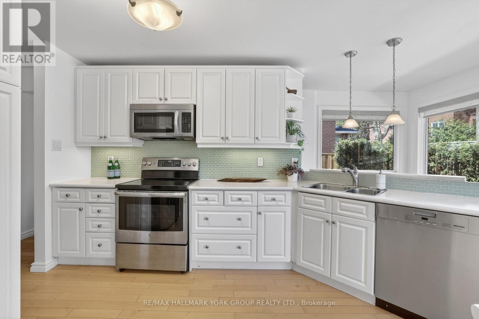 26 Mendys Forest, Aurora, Ontario  L4G 5A4 - Photo 13 - N12981156