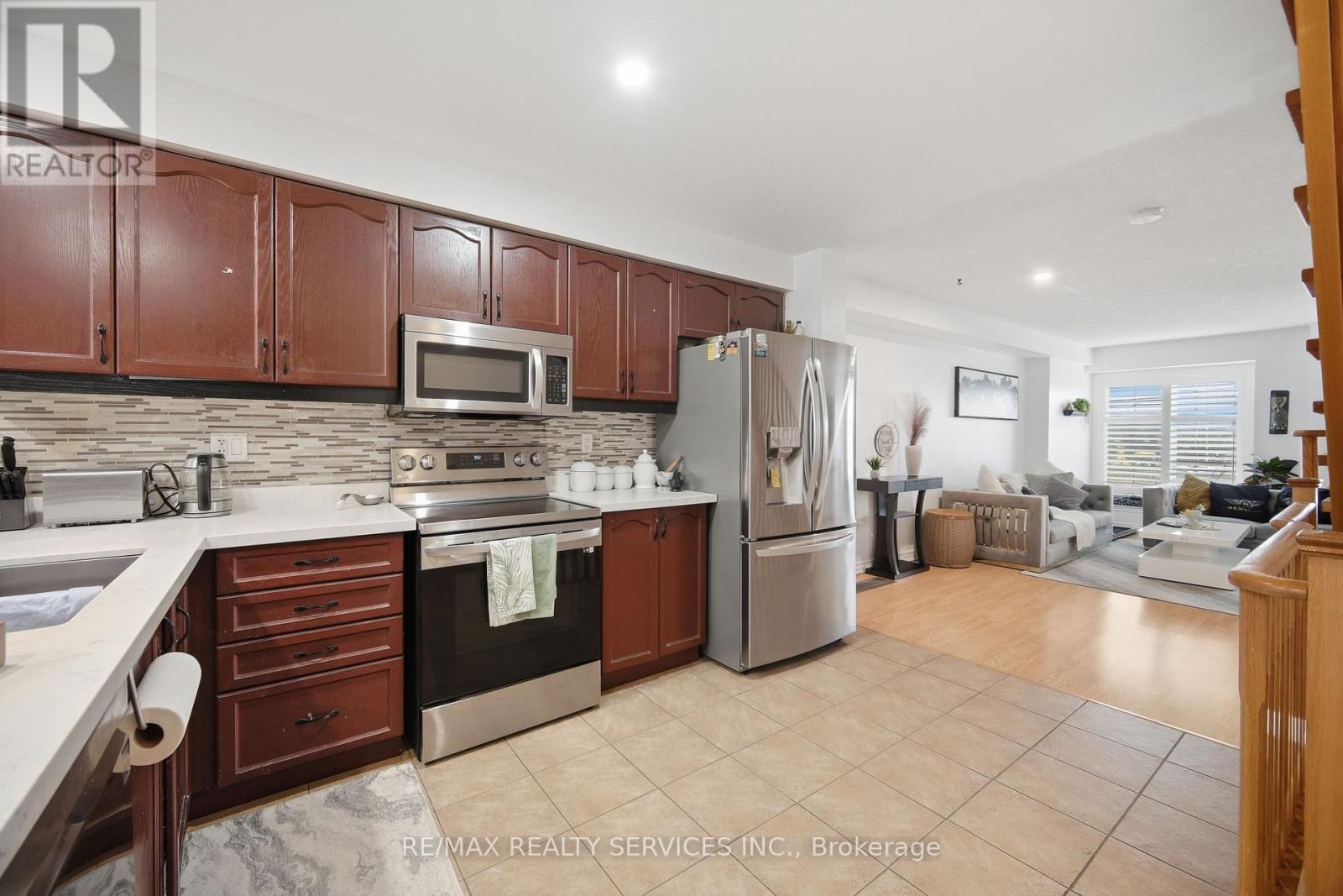 30 Peach Drive W, Brampton, Ontario  L6R 0W5 - Photo 14 - W12984232