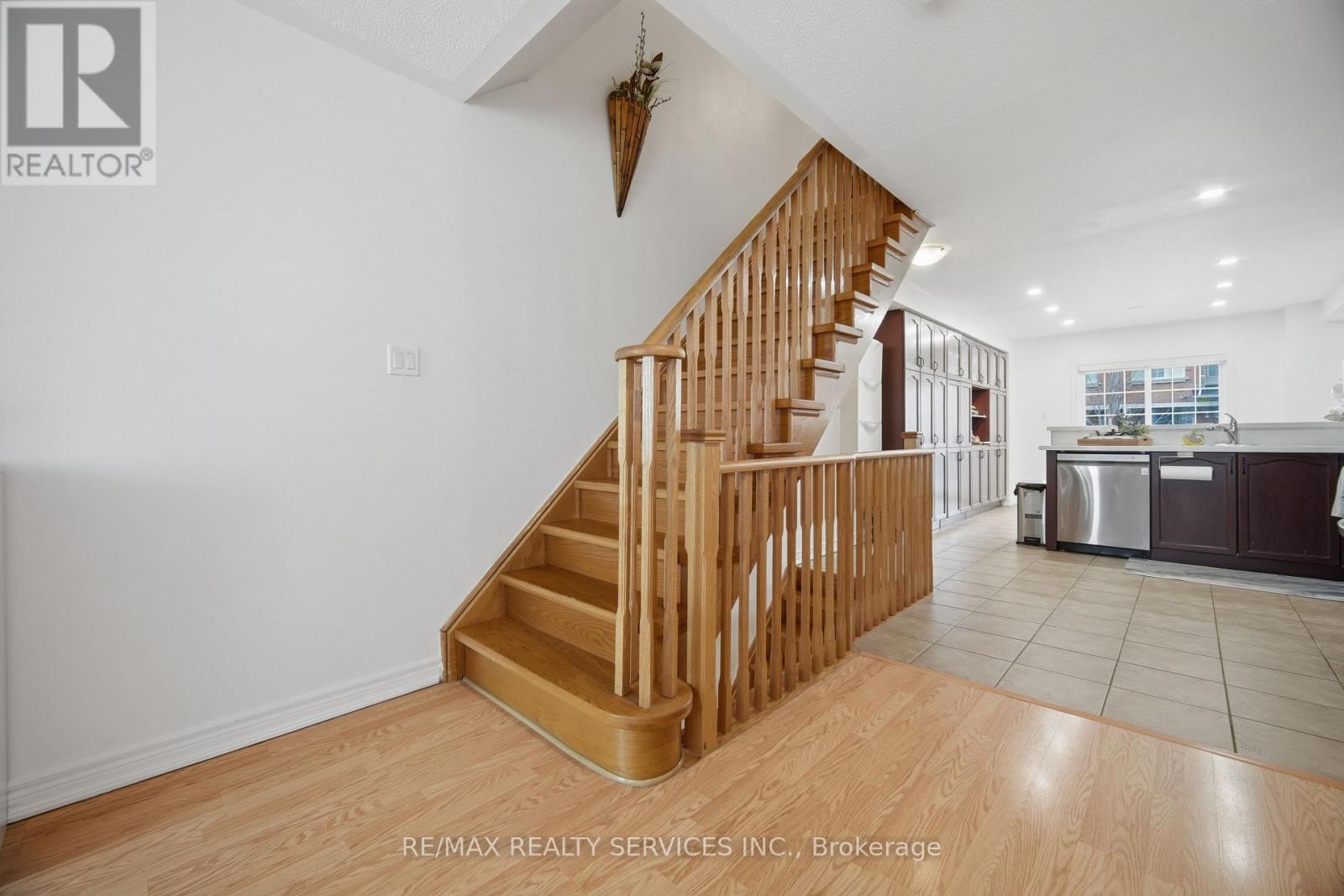 30 Peach Drive W, Brampton, Ontario  L6R 0W5 - Photo 25 - W12984232