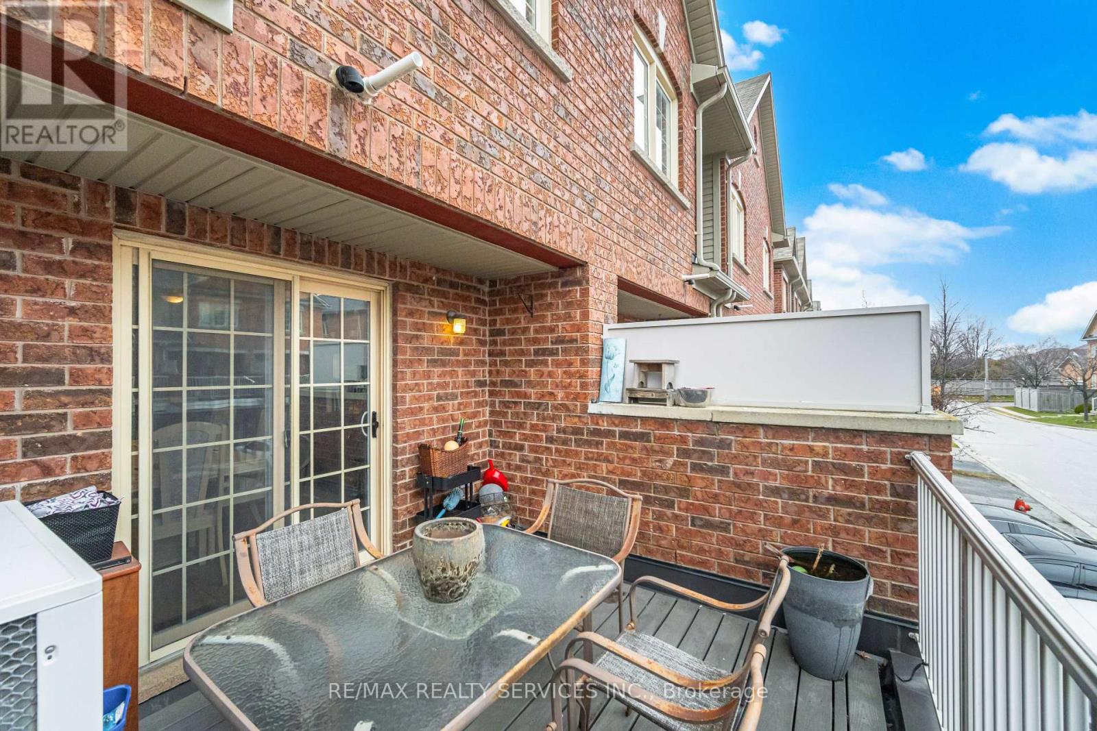 30 Peach Drive W, Brampton, Ontario  L6R 0W5 - Photo 22 - W12984232