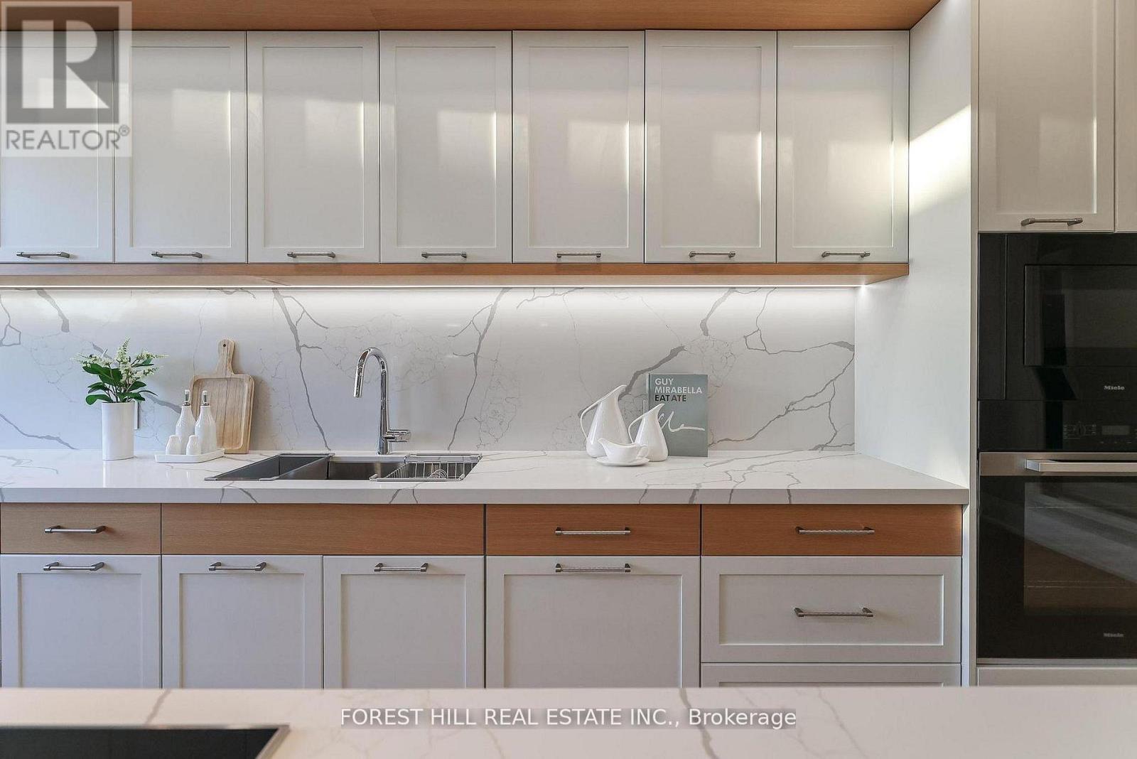 301 - 342 Spadina Road, Toronto, Ontario M5P 2V4 - Photo 16 - C12984956