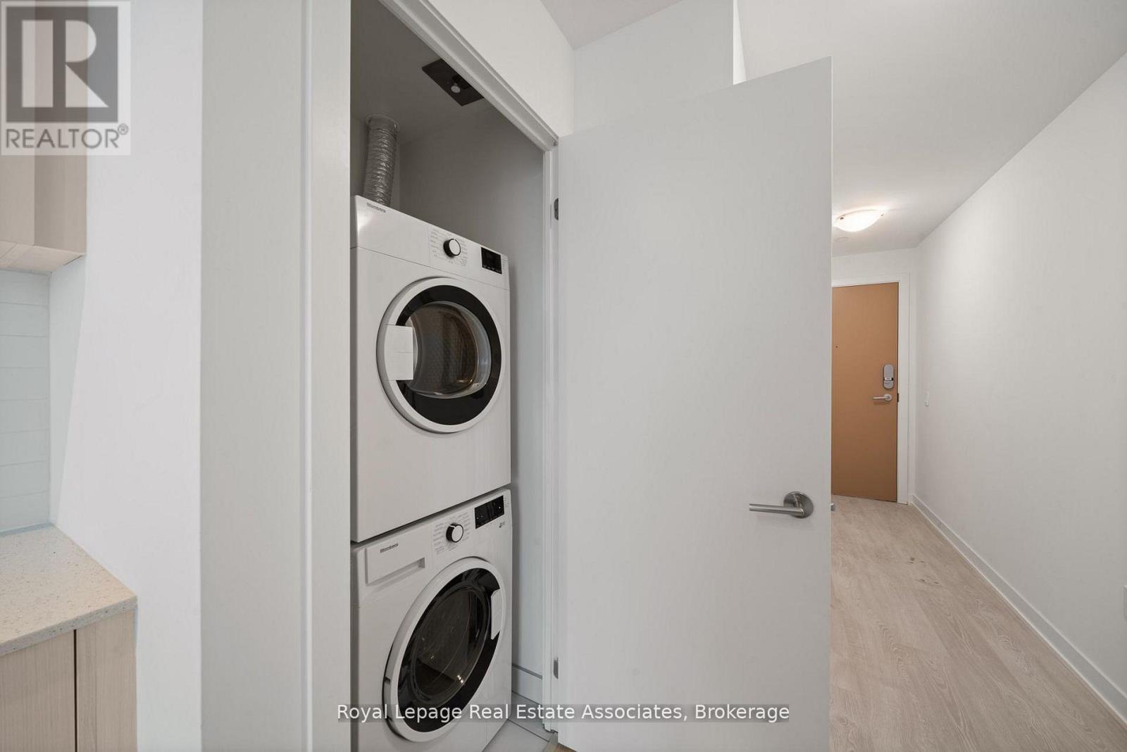 1004 - 1 Quarrington Lane, Toronto, Ontario  M3C 0S4 - Photo 12 - C12985056