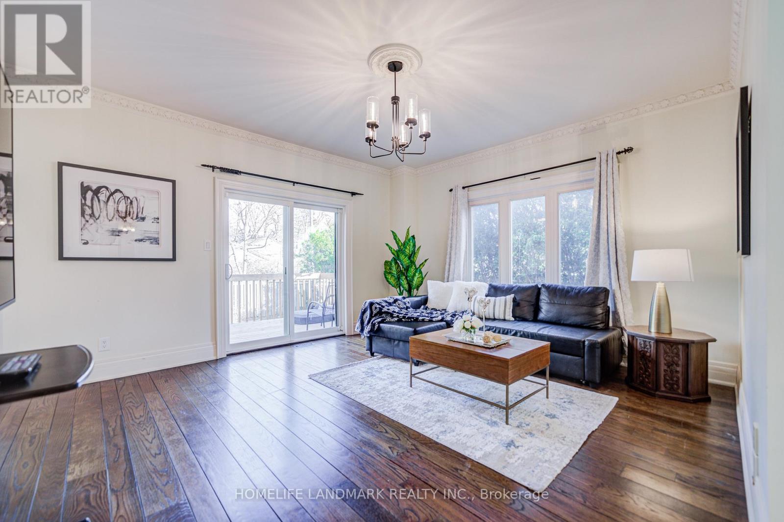 21 Kirkdale Crescent, Toronto, Ontario  M3B 2J7 - Photo 19 - C12985148