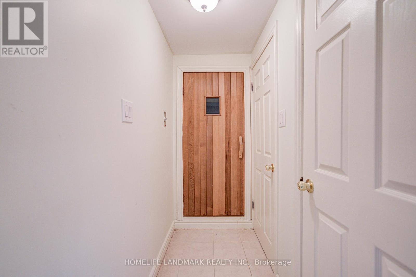 21 Kirkdale Crescent, Toronto, Ontario  M3B 2J7 - Photo 37 - C12985148